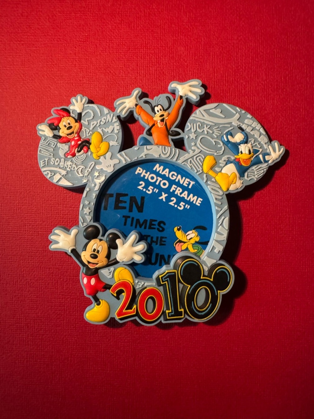 2010 Disney Multicolor Mickey & Friends Magnet Photo Frame